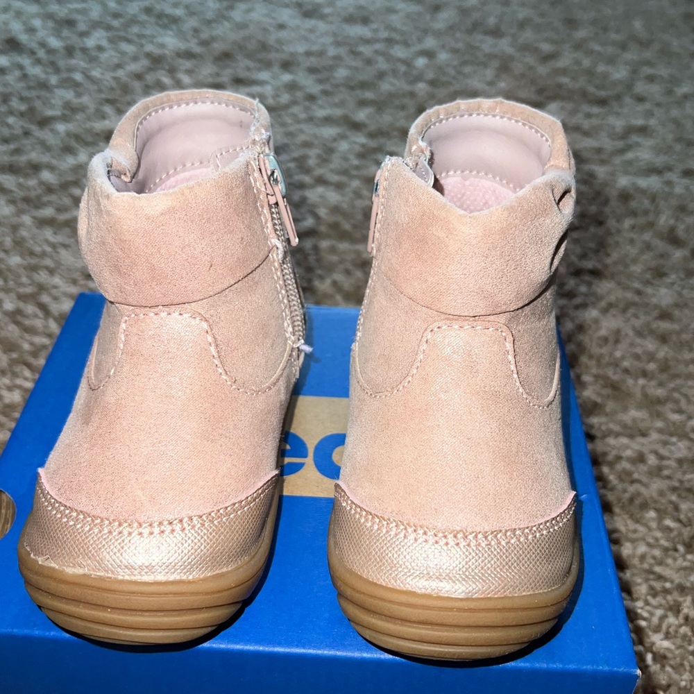 Toddler stride rite boots size 6